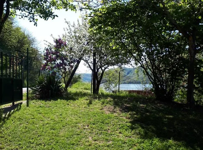 Dom wakacyjny Dedin Raj Golubac