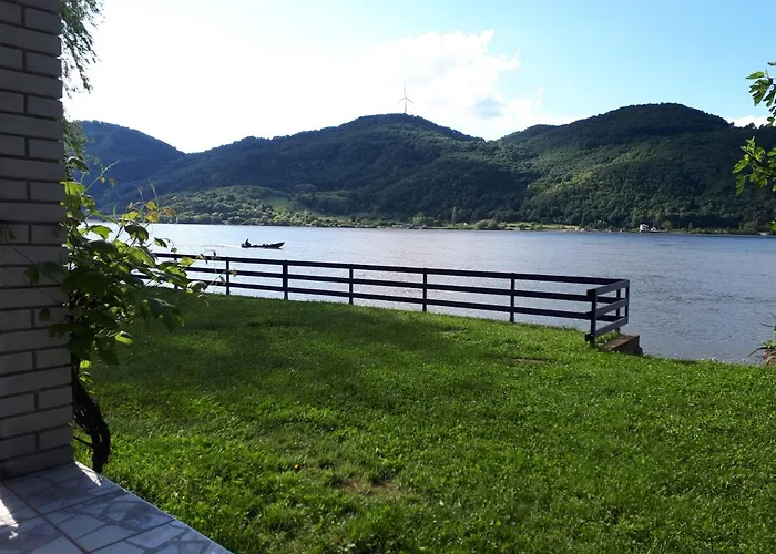 Dedin Raj Dom wakacyjny Golubac